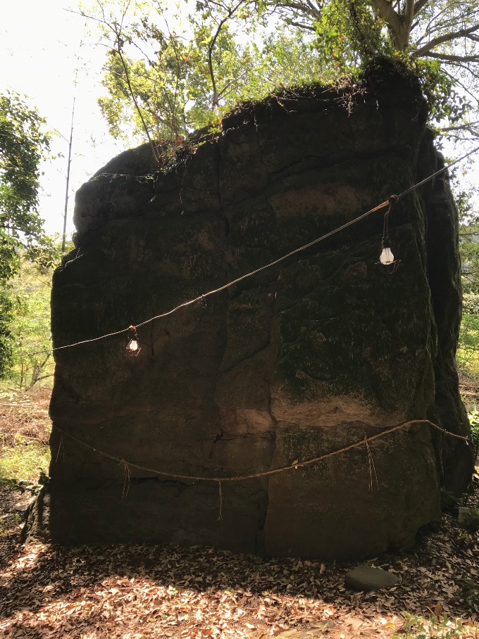 松尾神社の巨石